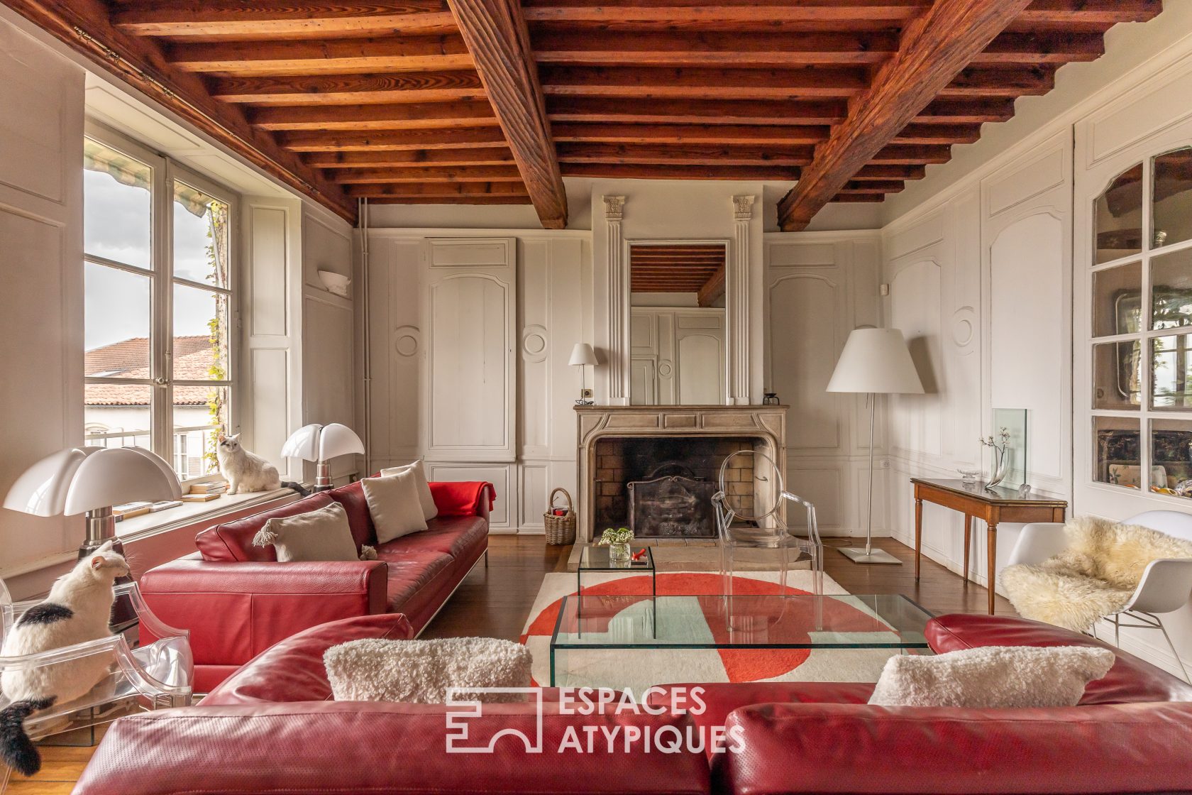 Elegant 17th-century residence with garden