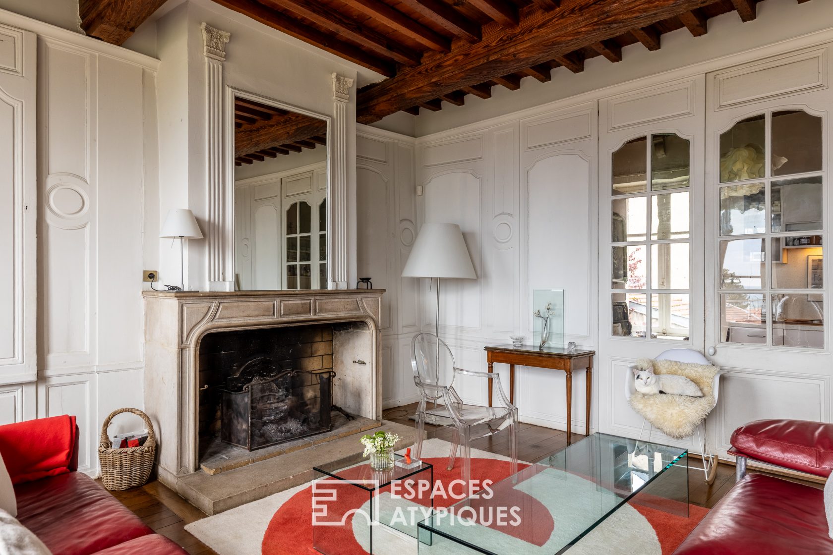 Elegant 17th-century residence with garden