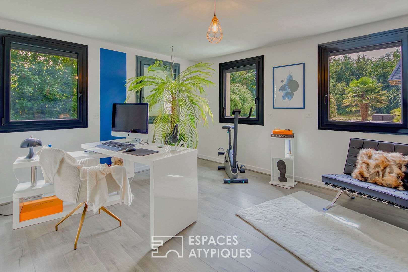 Propriété à la campagne, restructurée de manière contemporaine