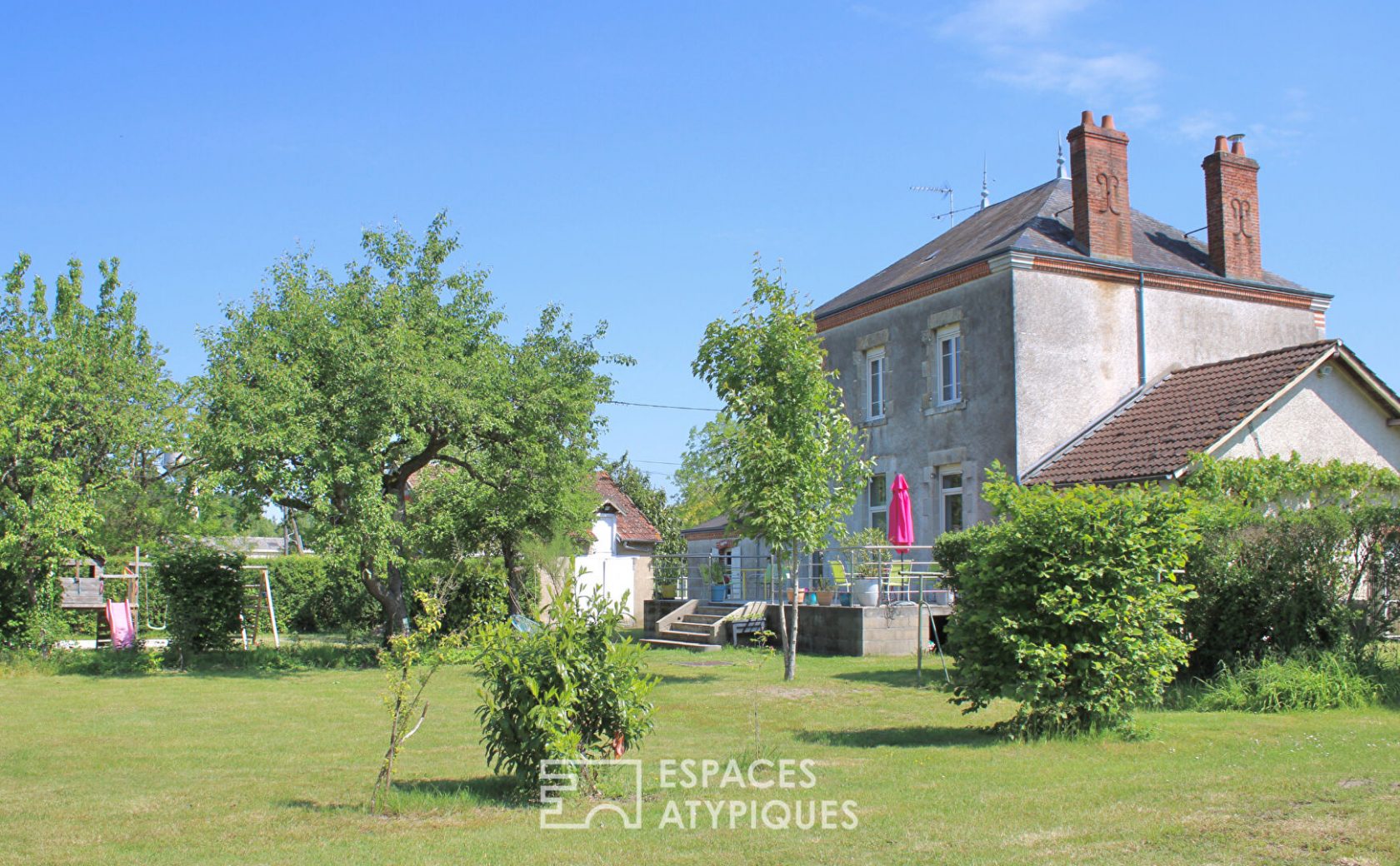 Maison de maître avec jardin proche de la forêt
