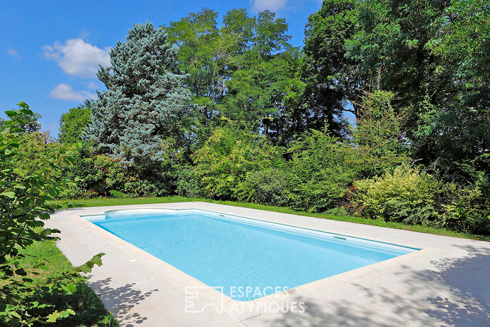 Architect-designed house with great design possibilities