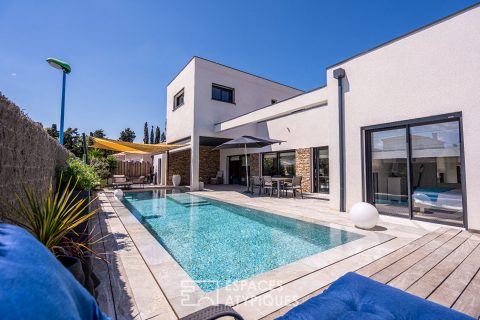 Villa d’architecte avec piscine miroir