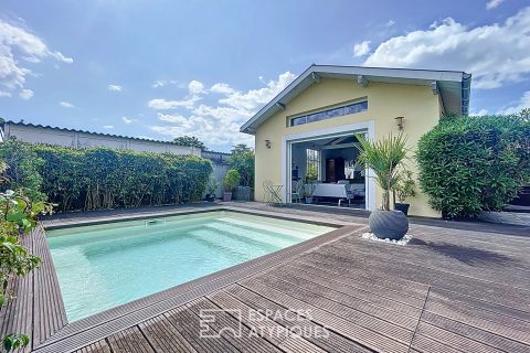 Loft-style house with terrace and swimming pool