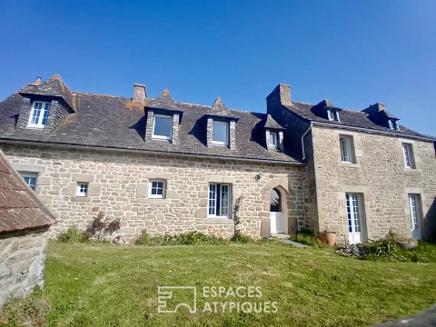 Corps de ferme rénové en bord de mer