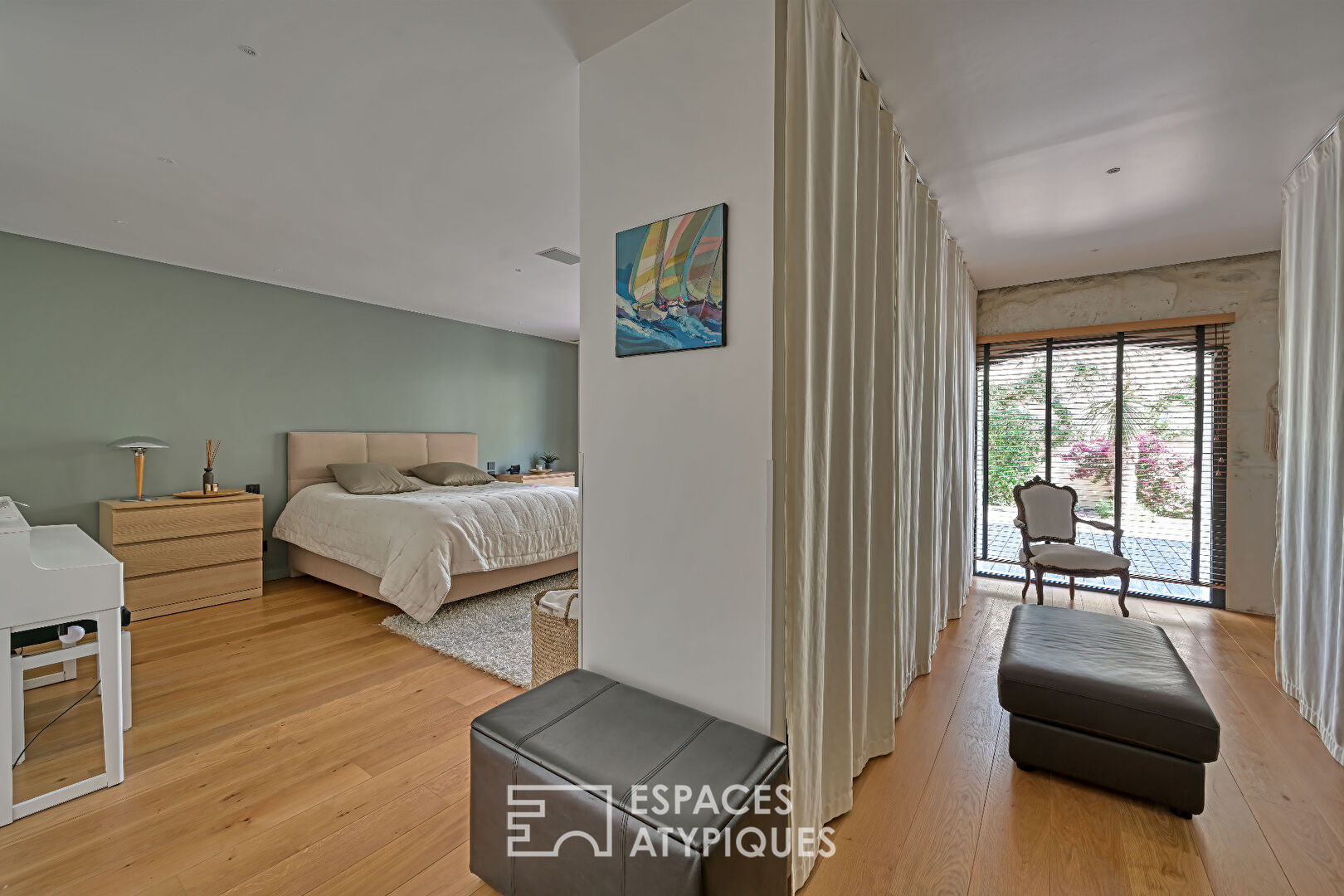 Renovated character farmhouse, between nature and modernity in Lattes