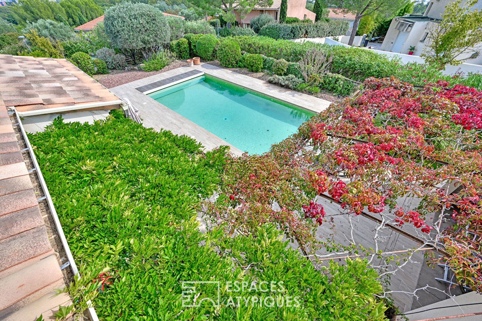 Bright family home with open views and swimming pool