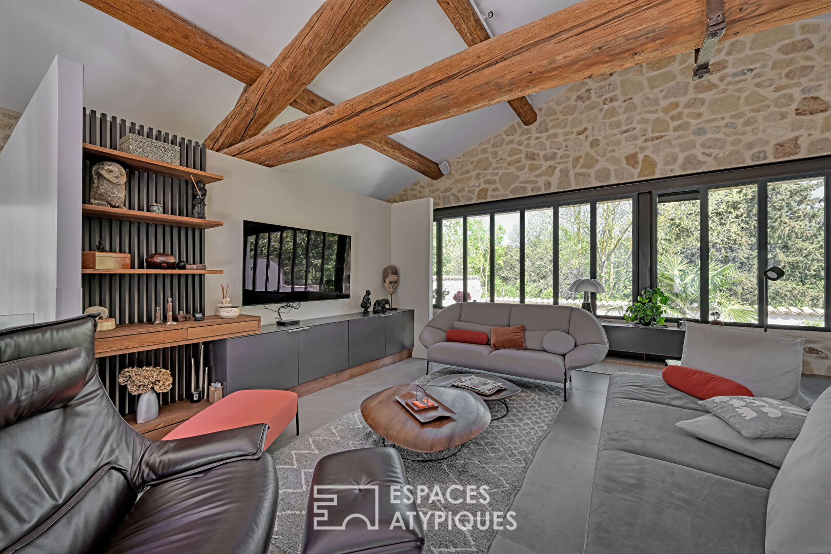 Sublime renovated farmhouse with high-quality fittings
