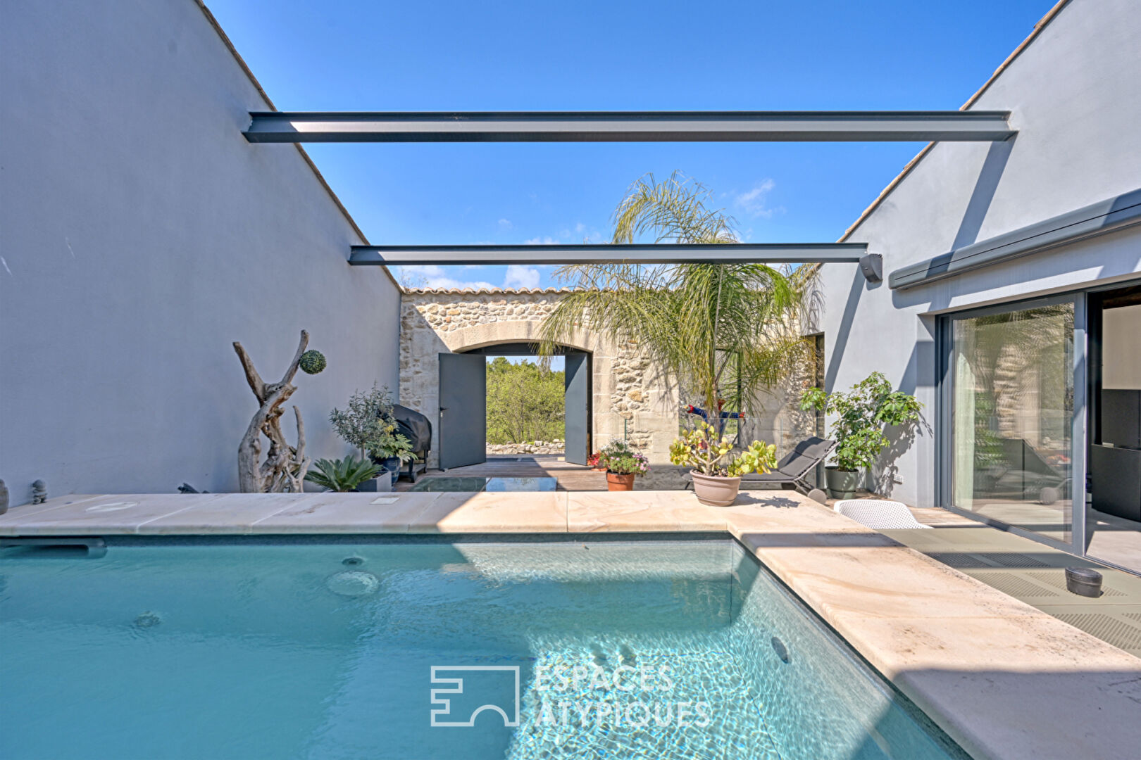 Authentic charm and contemporary comfort in the heart of nature