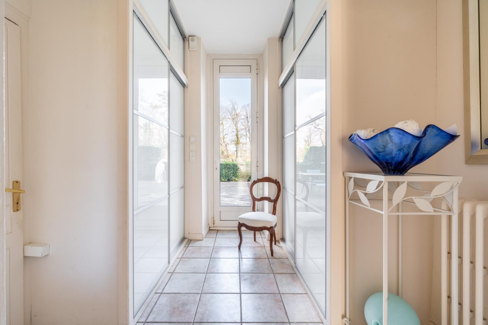 Charming garden level in an old Bourgeois building in Golden Stones