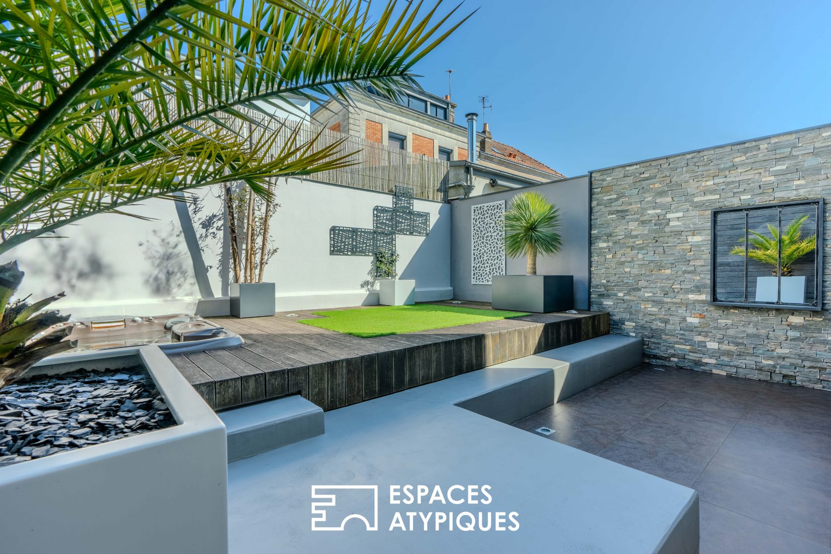 Contemporary, Quiet and Bright House – Nantes Rond-Point de Rennes