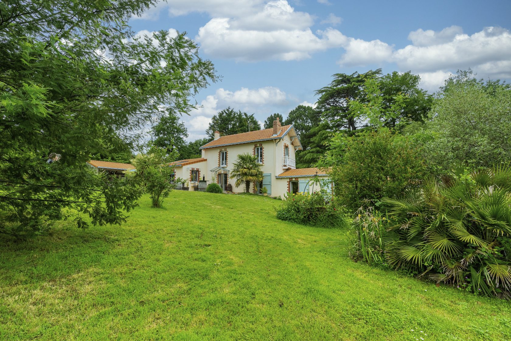 Maison de charme sur son jardin de vacances