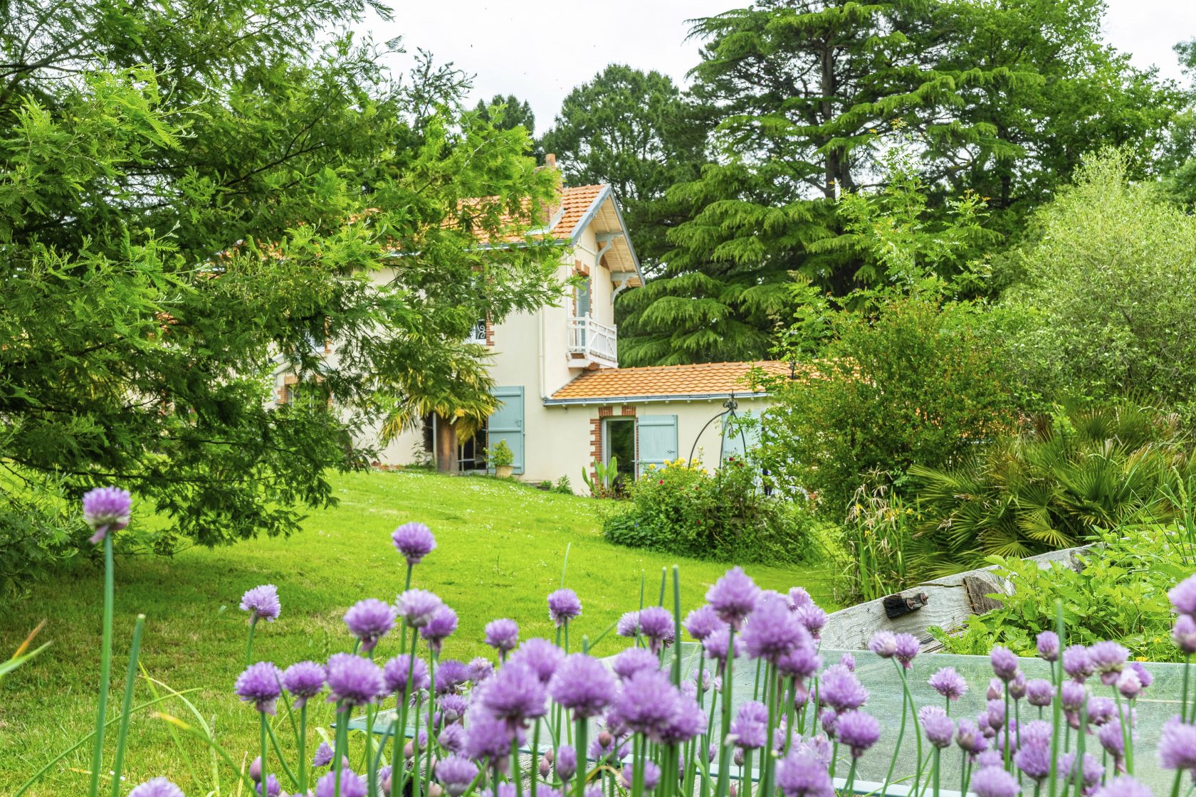 Maison de charme sur son jardin de vacances