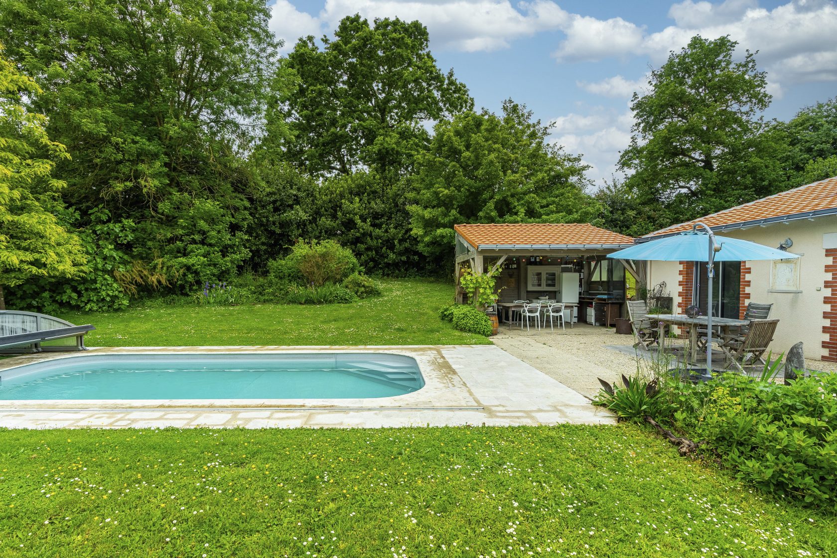Maison de charme sur son jardin de vacances