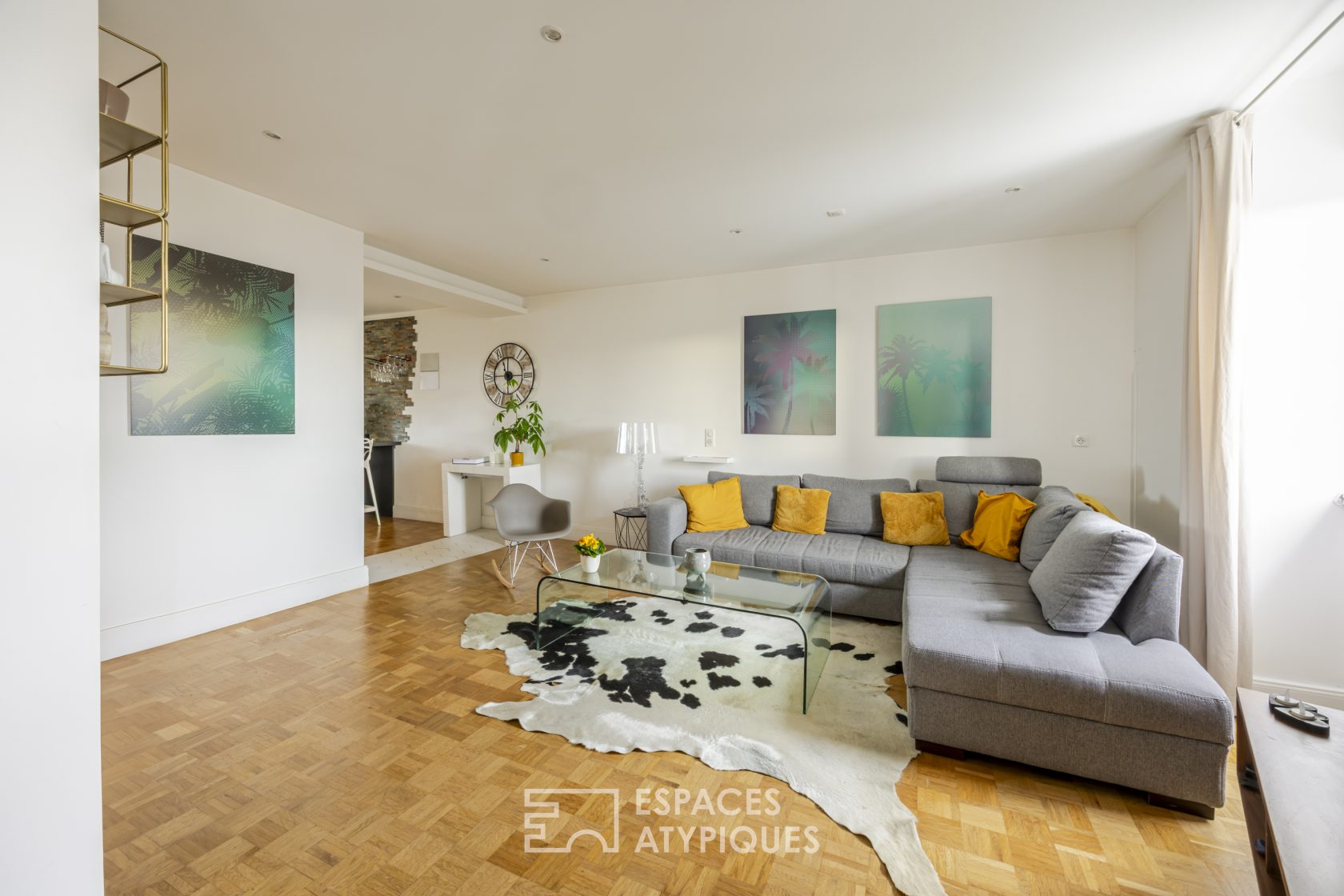 Triplex apartment with rooftop in a town house