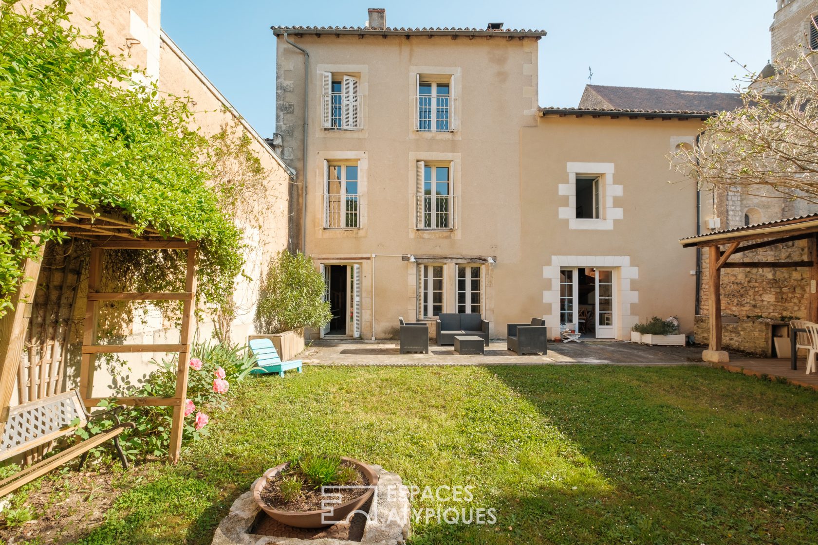 Charmante maison avec jardin et logement indépendant