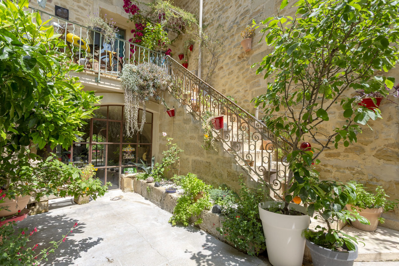 Warm furnished house in the heart of the village with garden