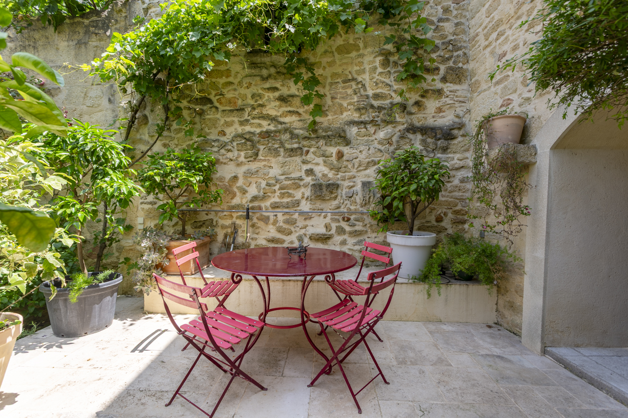 Warm furnished house in the heart of the village with garden