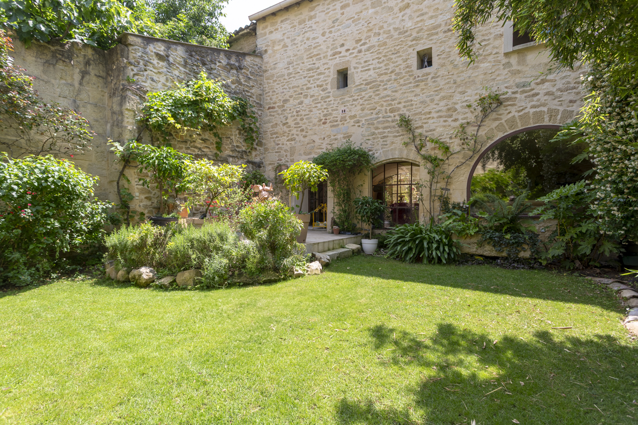 Warm furnished house in the heart of the village with garden