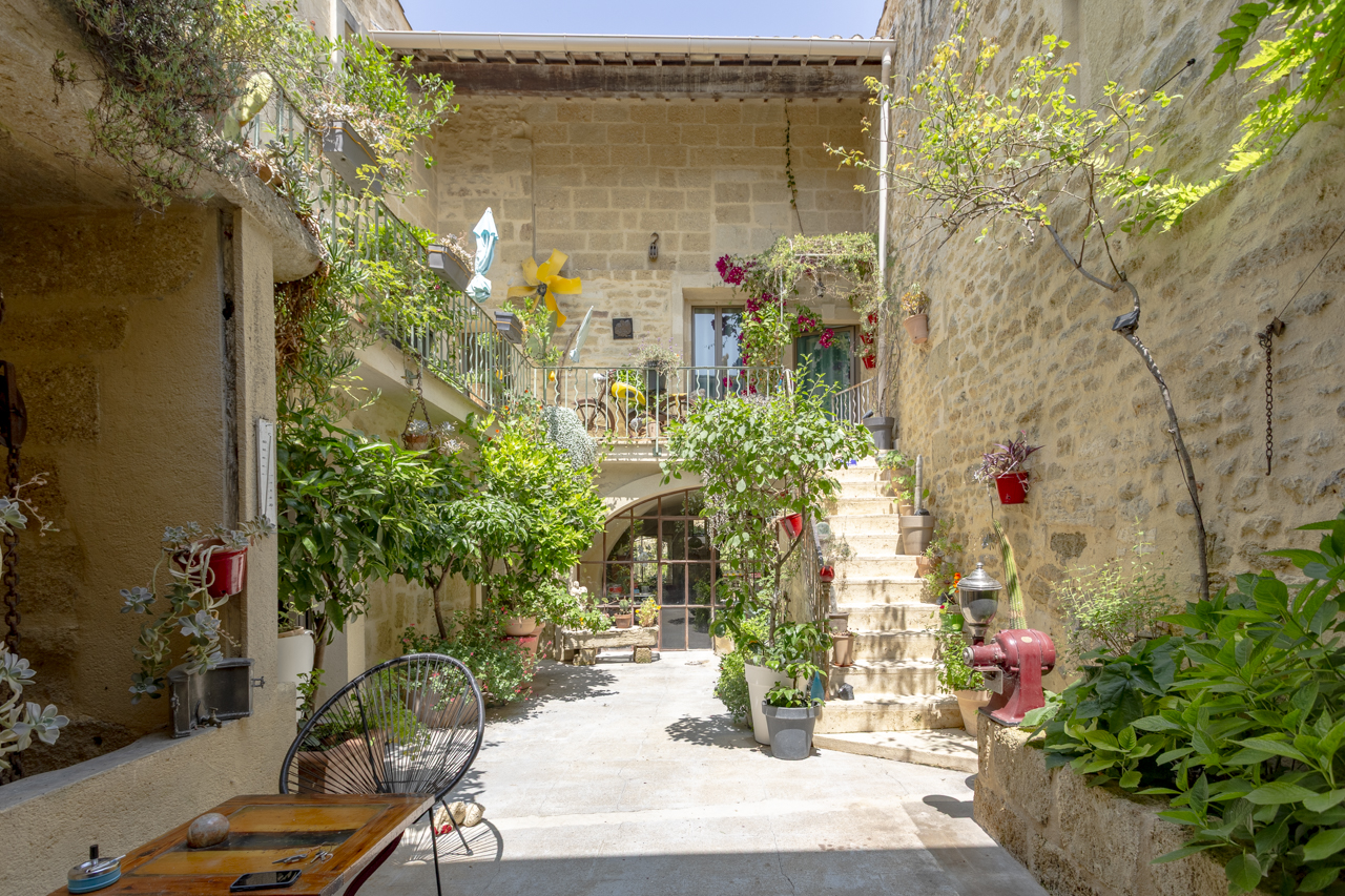 Warm furnished house in the heart of the village with garden