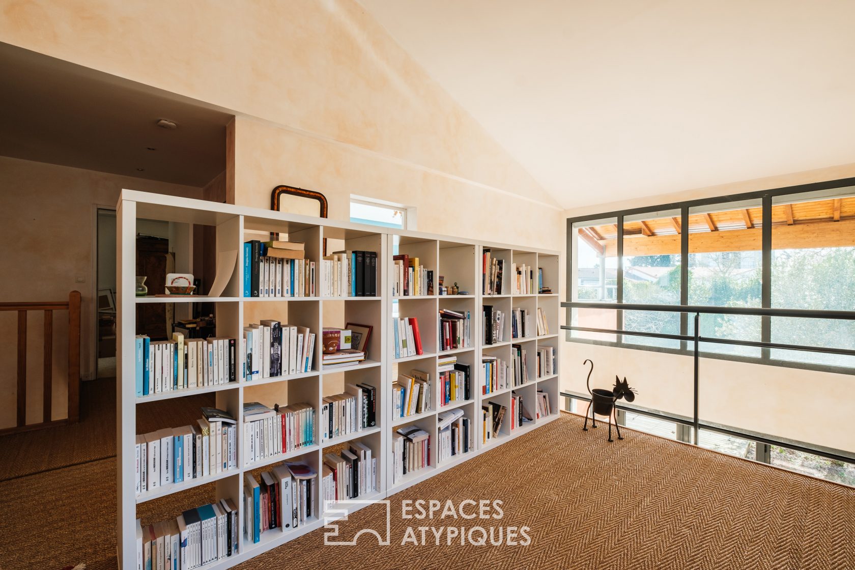 Maison d’architecte avec piscine et patio