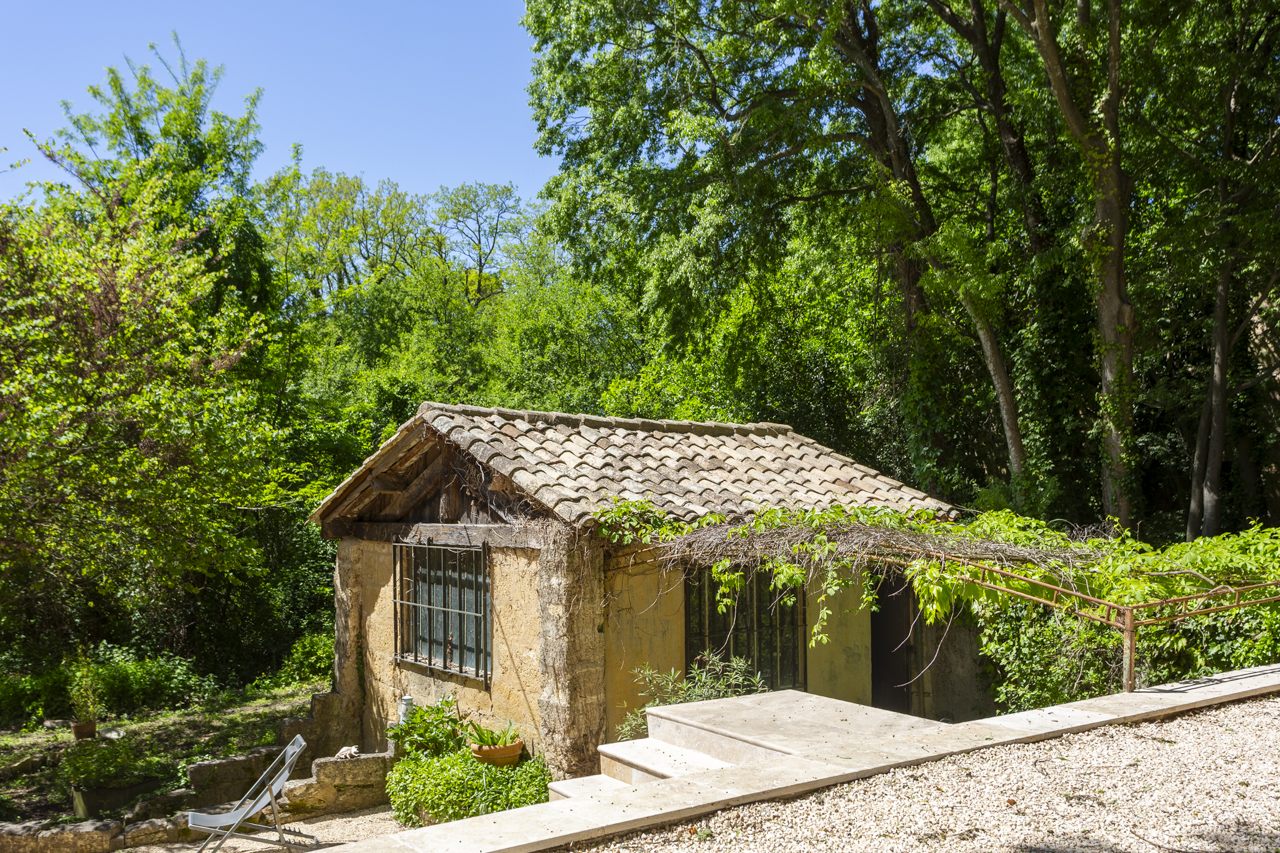 Old mill renovated in a bucolic setting in Uzès