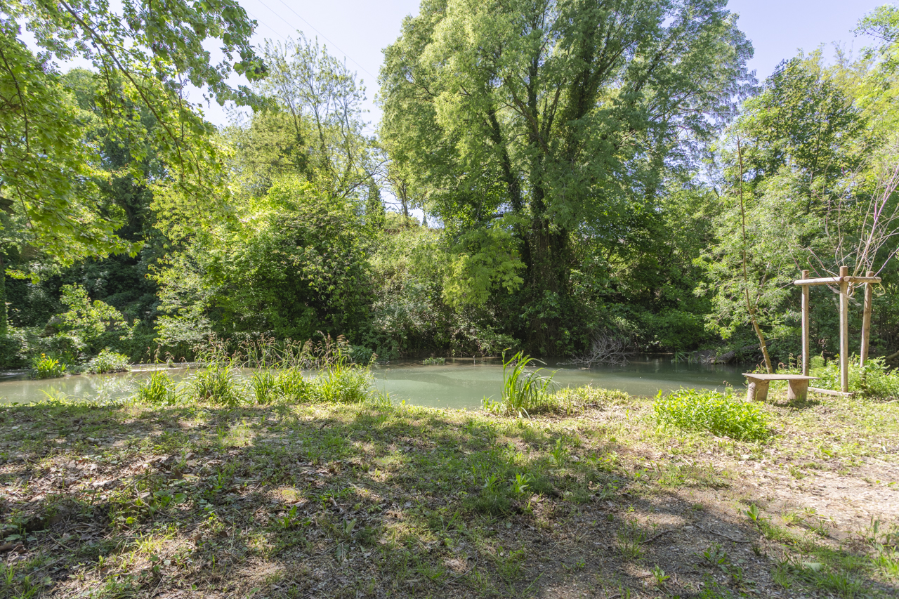 Old mill renovated in a bucolic setting in Uzès