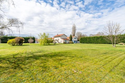 Renovated old farmhouse with garden and swimming pool