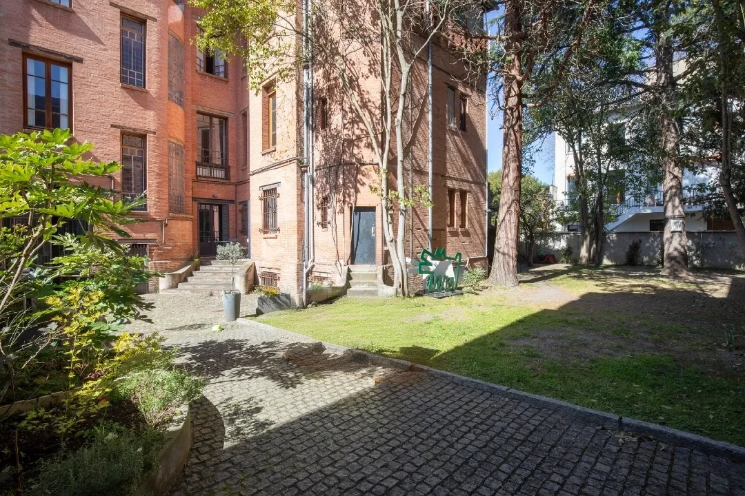 Character apartment in the heart of Busca
