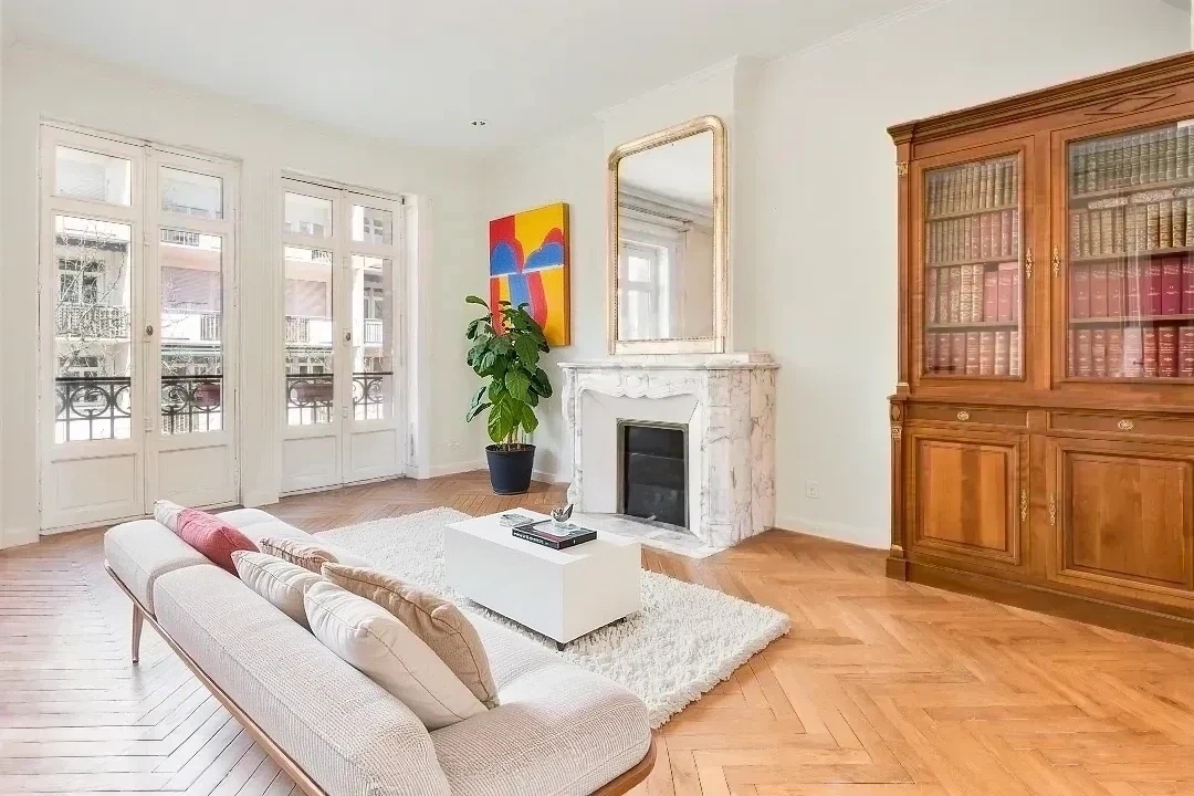 Character apartment in the heart of Busca