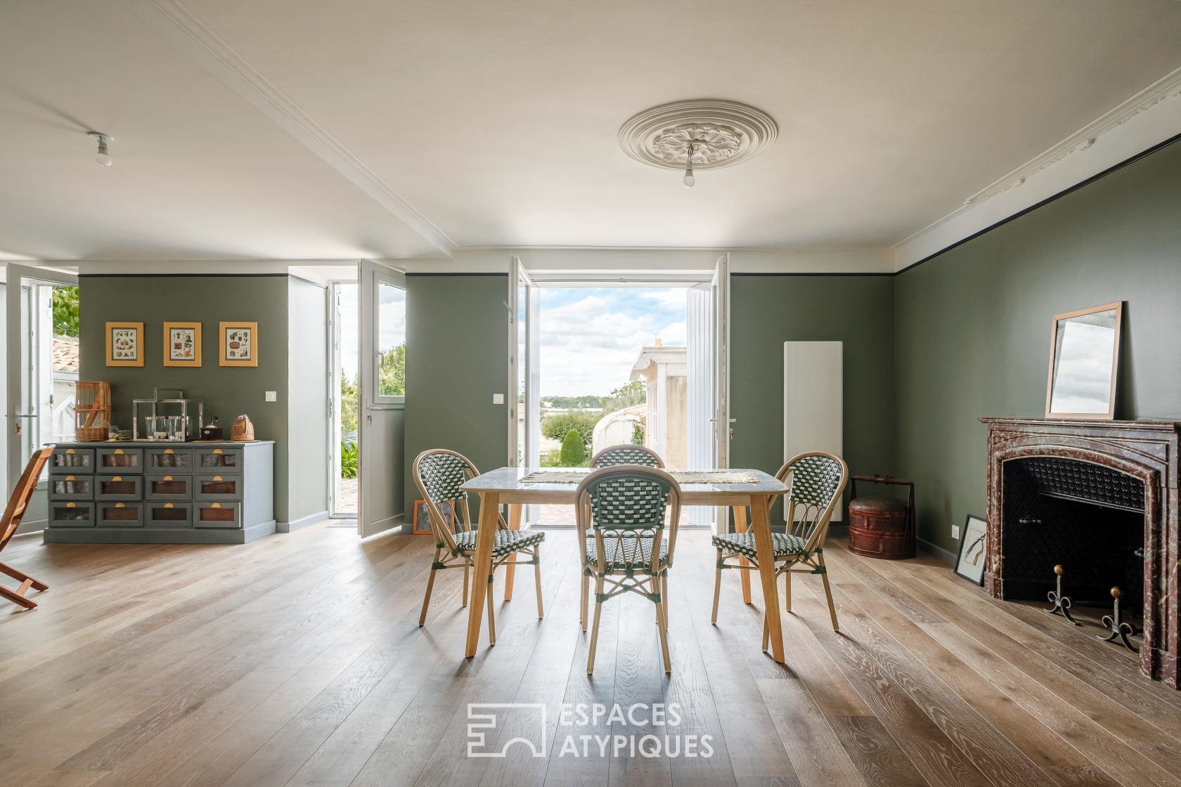 Townhouse with unobstructed view of the ramparts