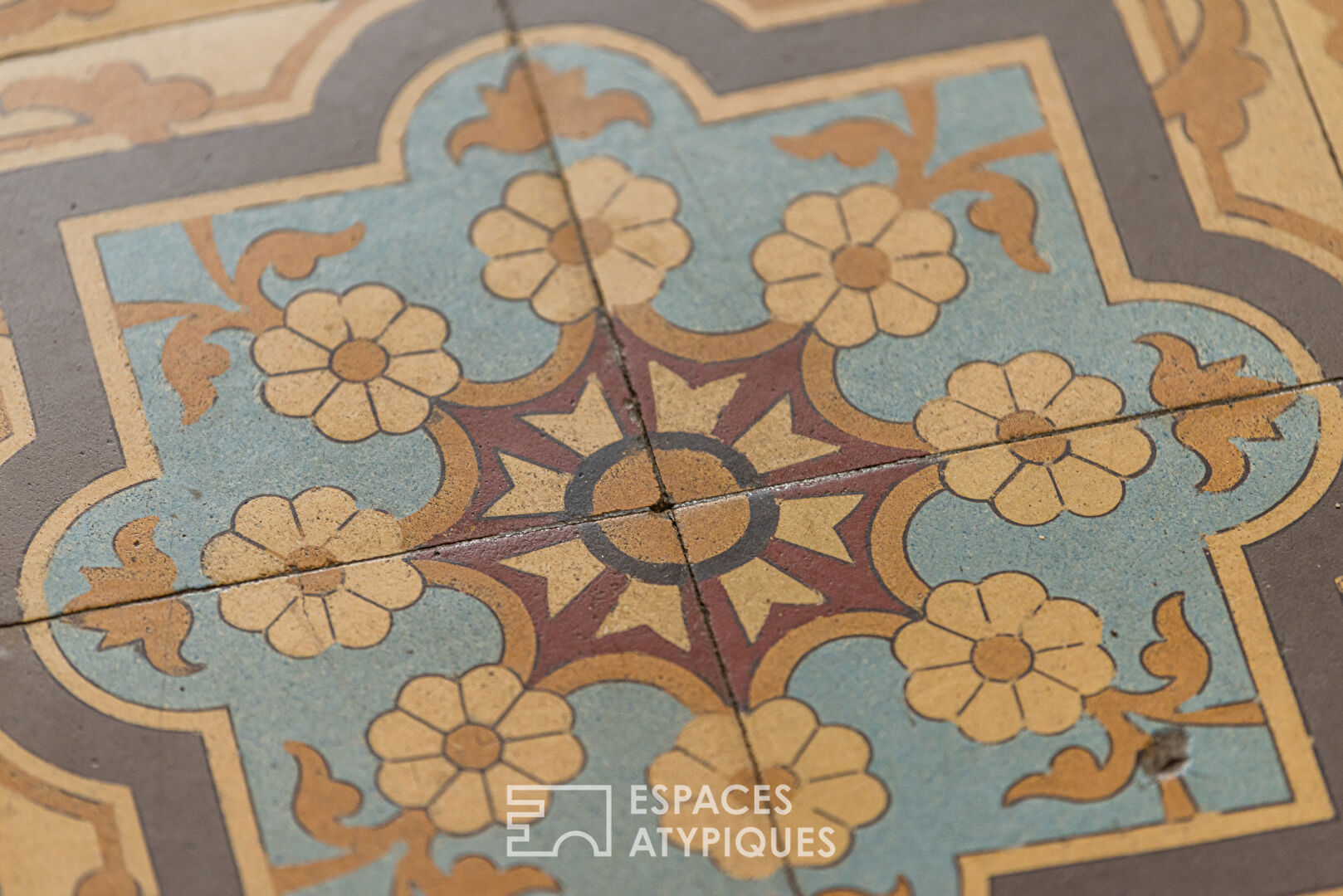 19th century manor house completely renovated 45 minutes from Bordeaux