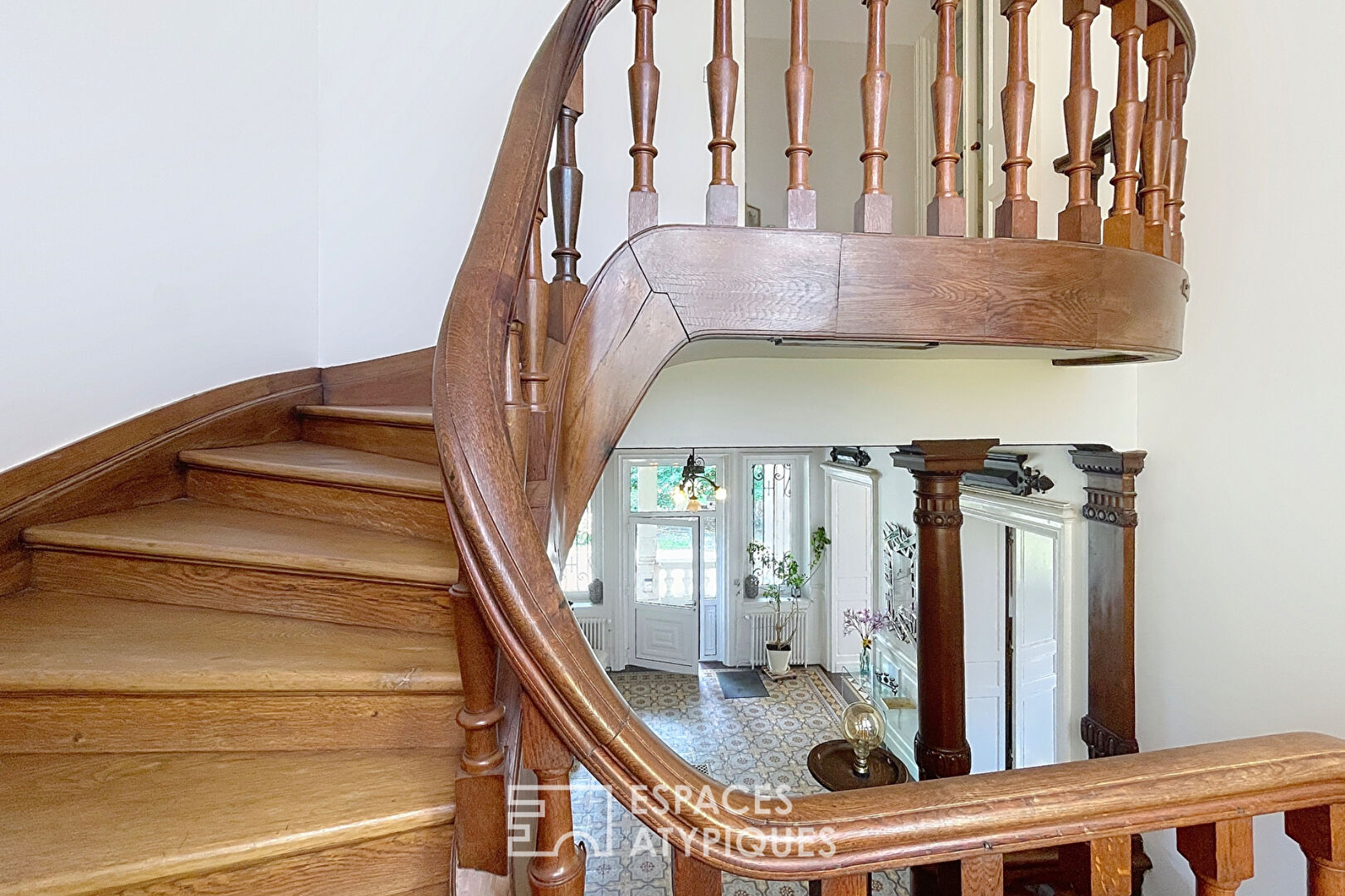 19th century manor house completely renovated 45 minutes from Bordeaux