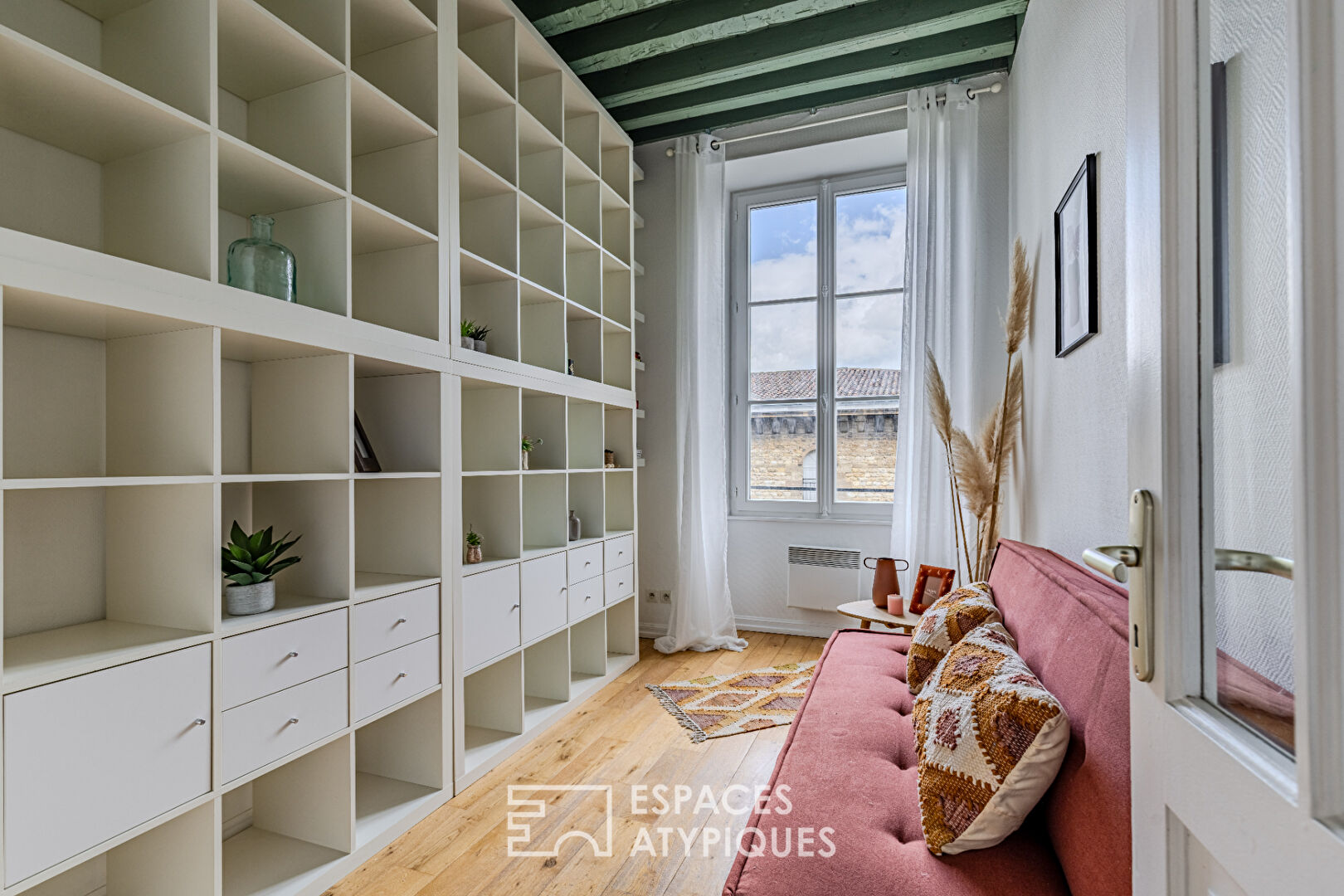 Appartement authentique en duplex proche du jardin public