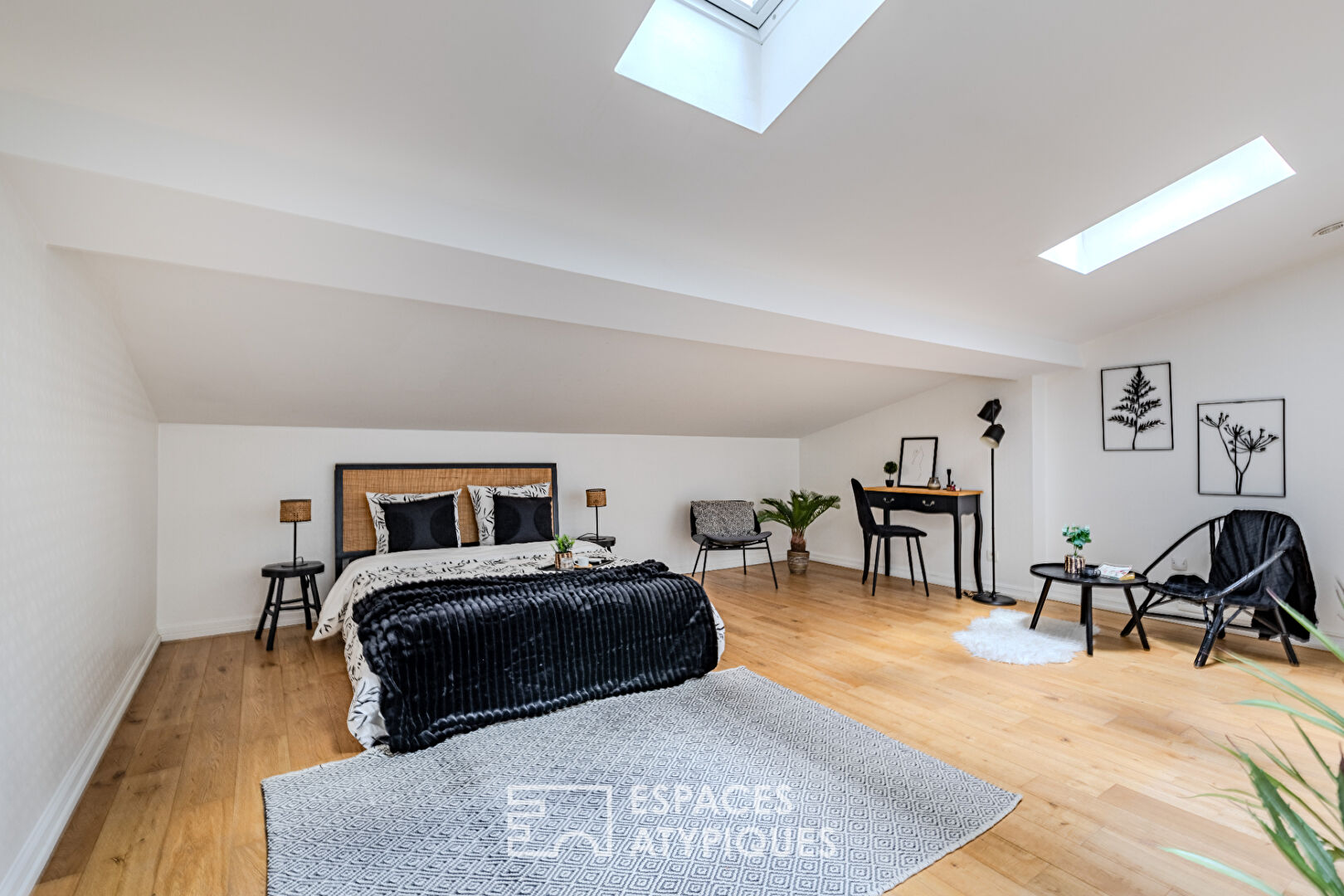 Appartement authentique en duplex proche du jardin public