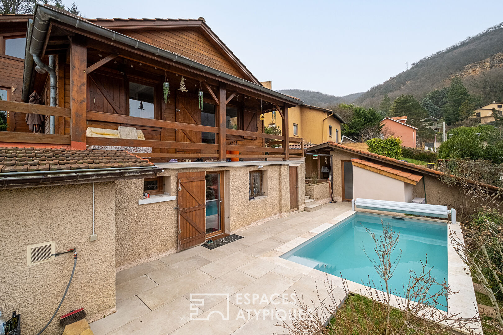 House with pool and view