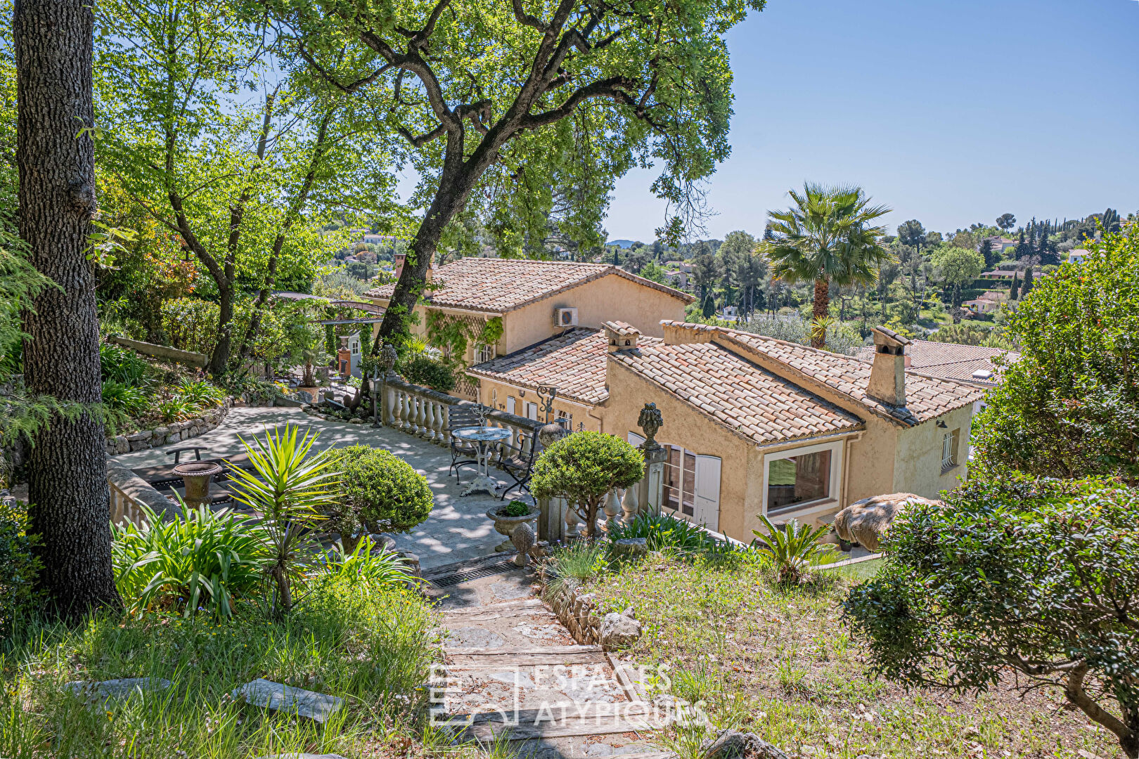 Charming architect-designed house in Le Rouret