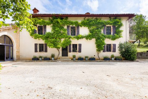 Propriété de caractère et gîte au coeur de Saint Antonin Noble Val