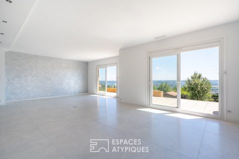 Maison sur les hauteurs d’Anse avec vue panoramique