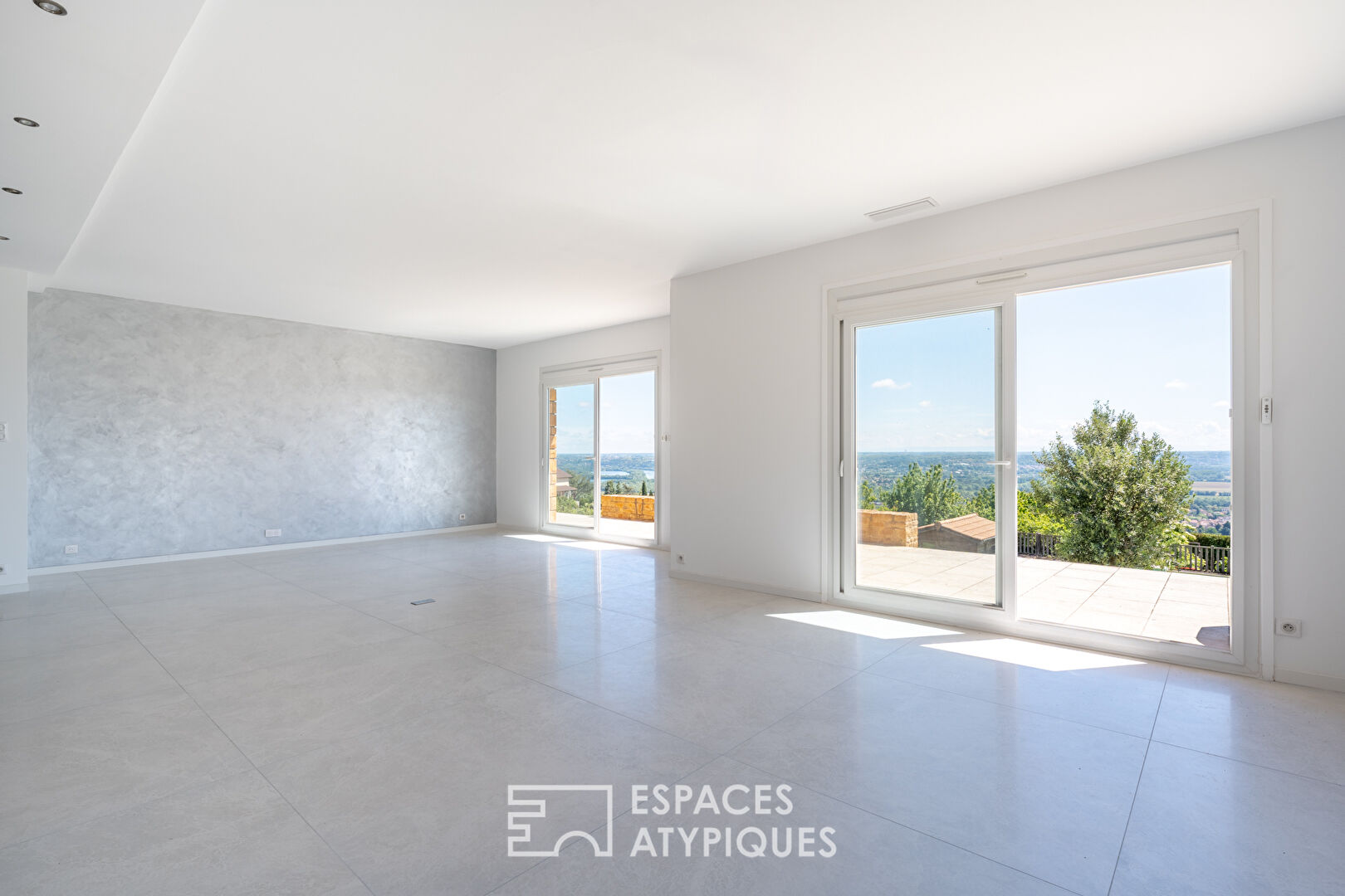 Maison sur les hauteurs d’Anse avec vue panoramique