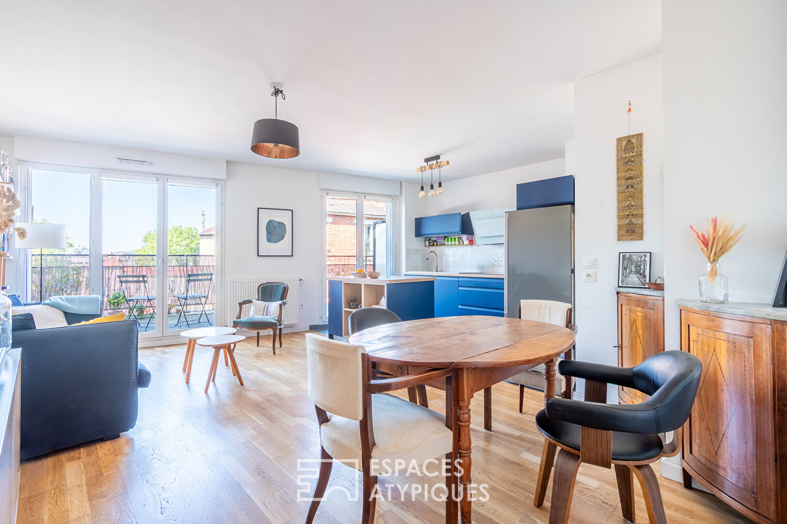 Top floor apartment with terrace and balcony