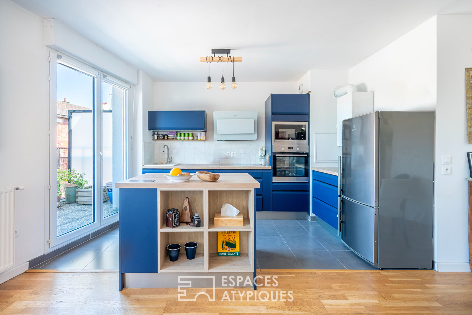 Top floor apartment with terrace and balcony