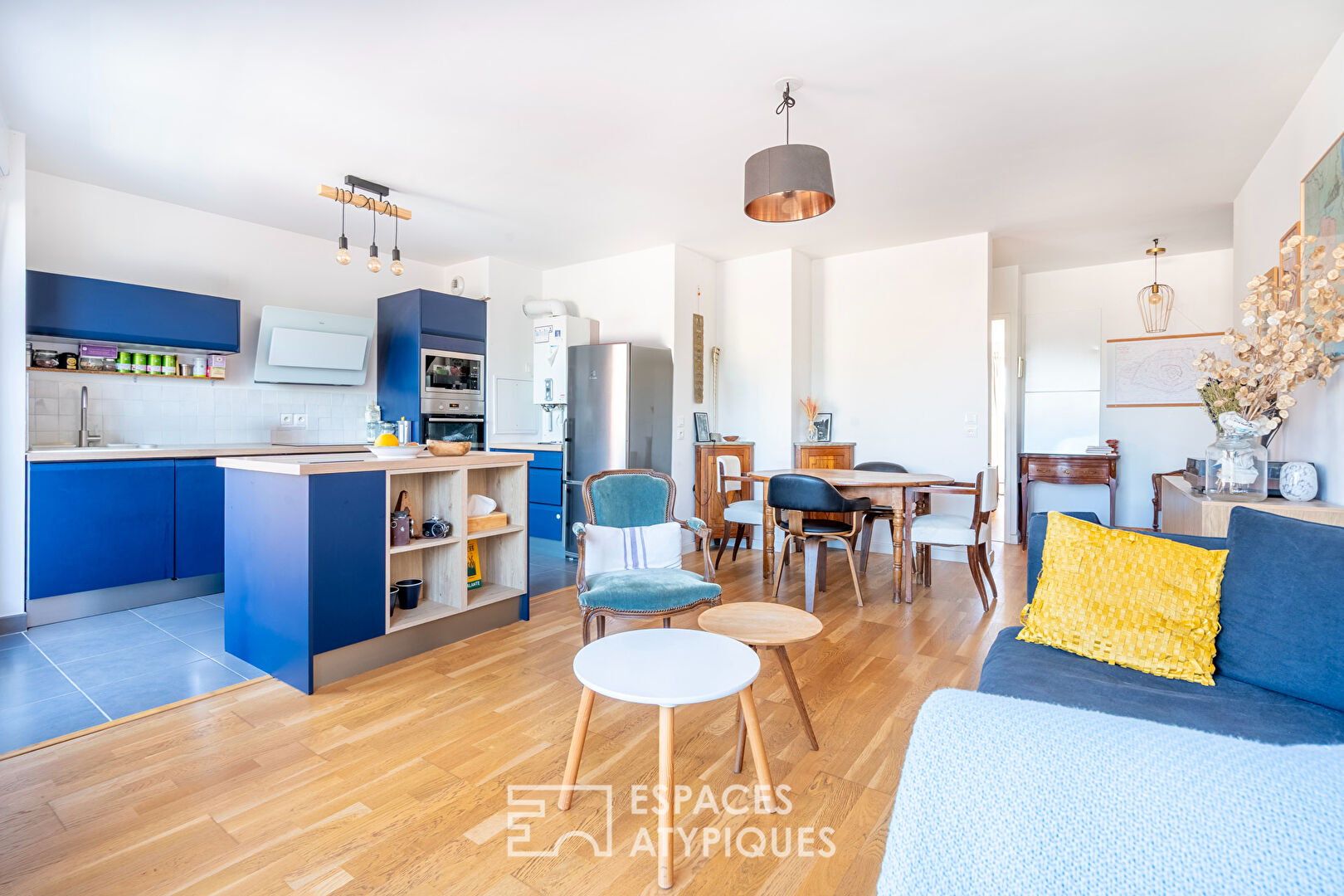 Top floor apartment with terrace and balcony