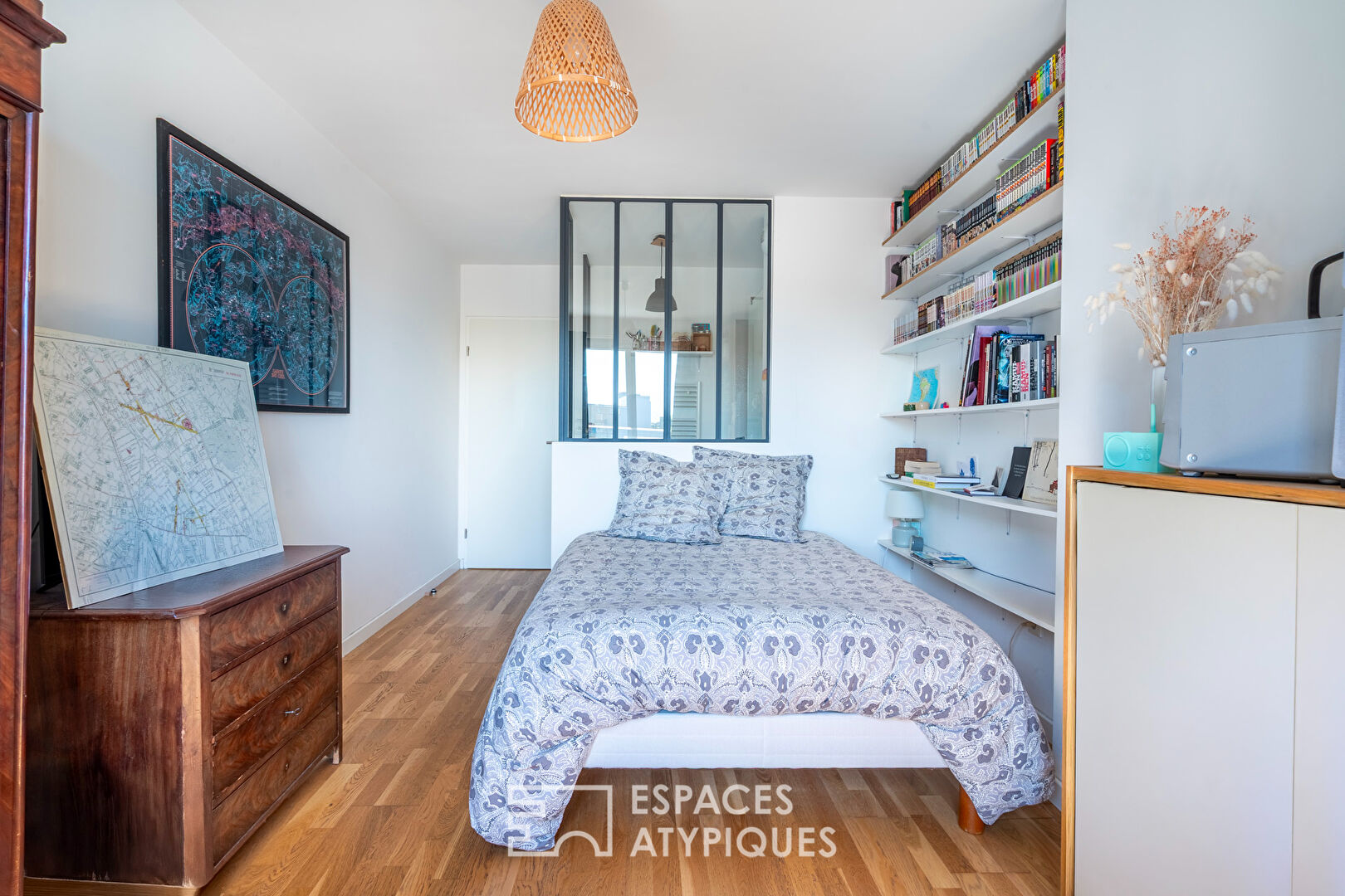 Top floor apartment with terrace and balcony
