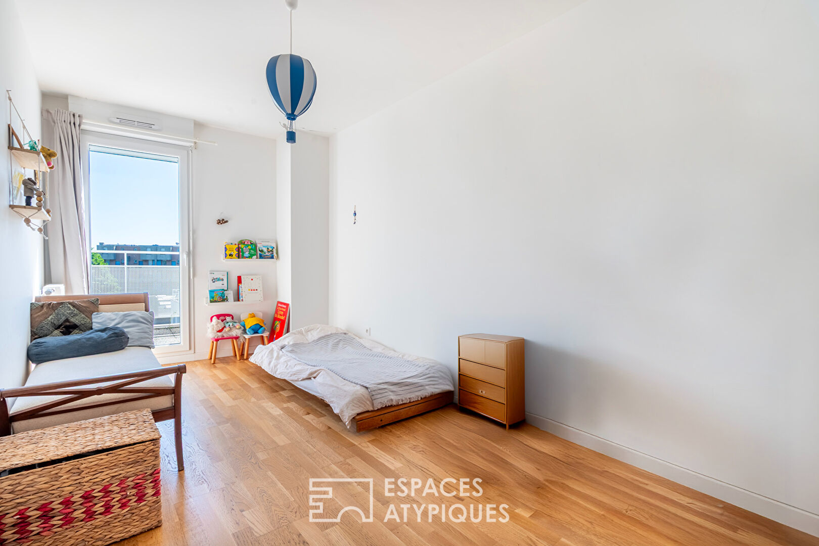 Top floor apartment with terrace and balcony