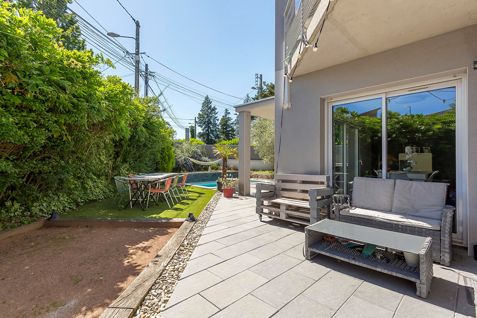 Contemporary house with garden and swimming pool