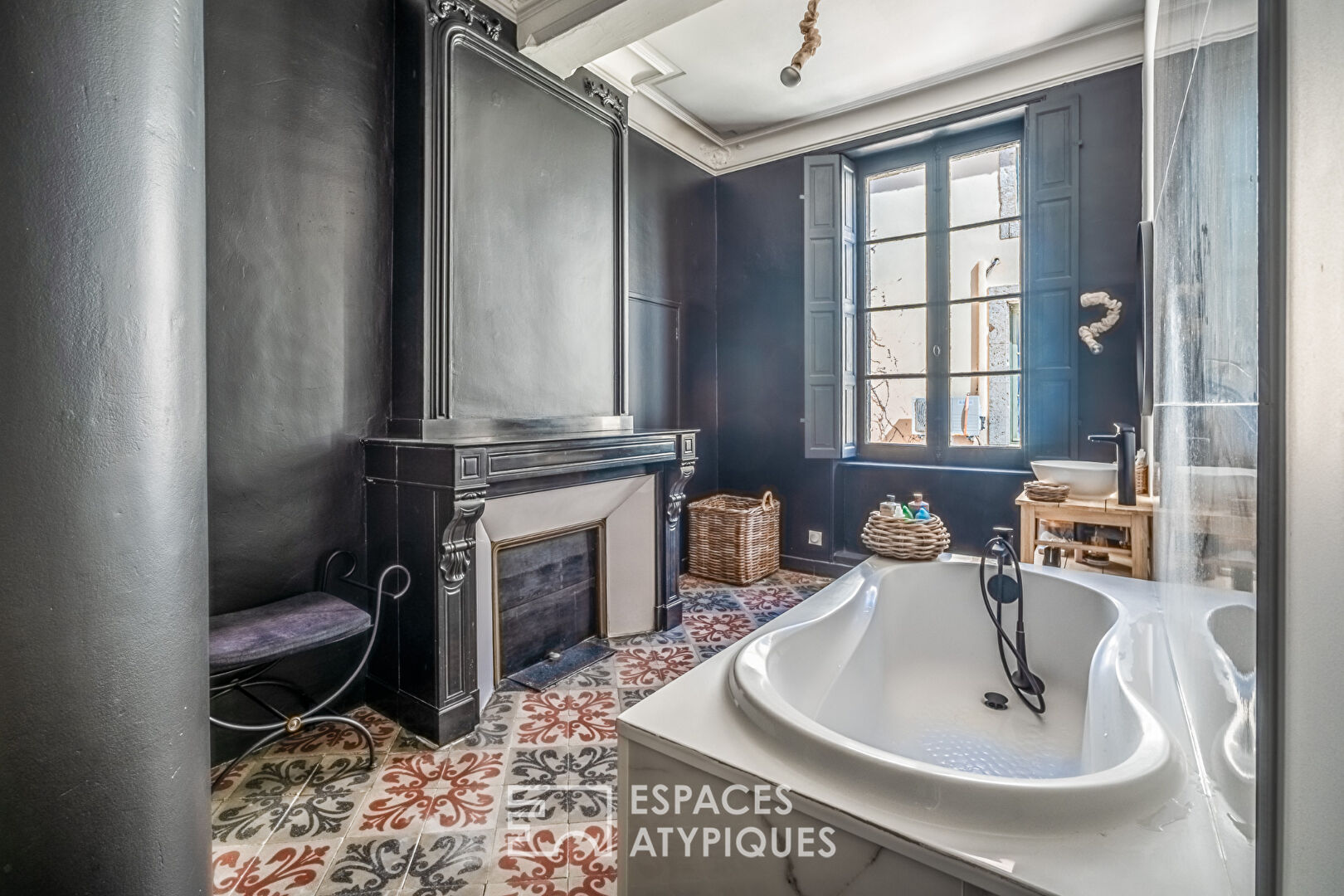 Ensemble immobilier avec cour privée et potentiel à Lézignan-Corbières