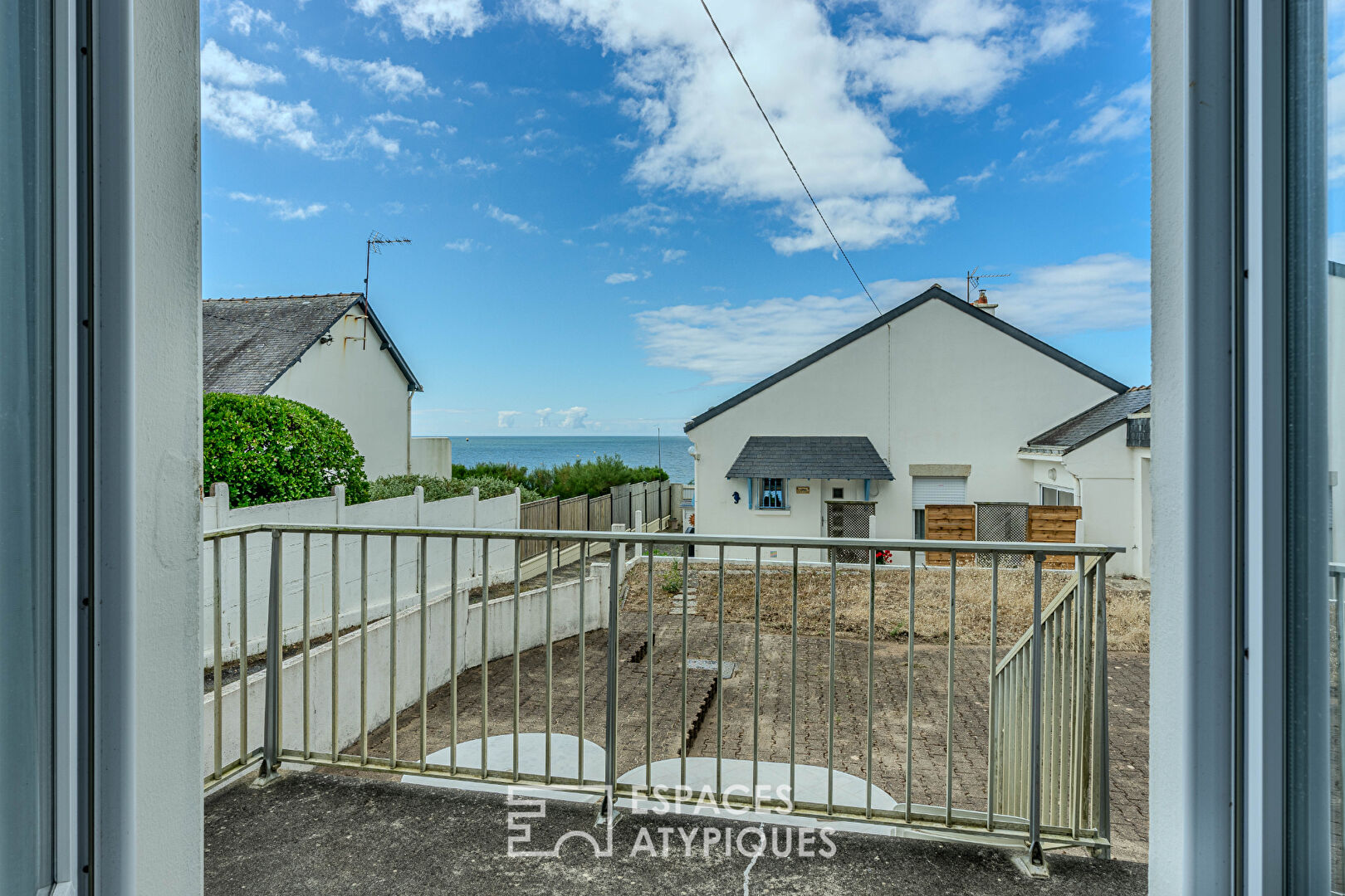 Maison vue mer à rénover avec accès privatif à la plage !