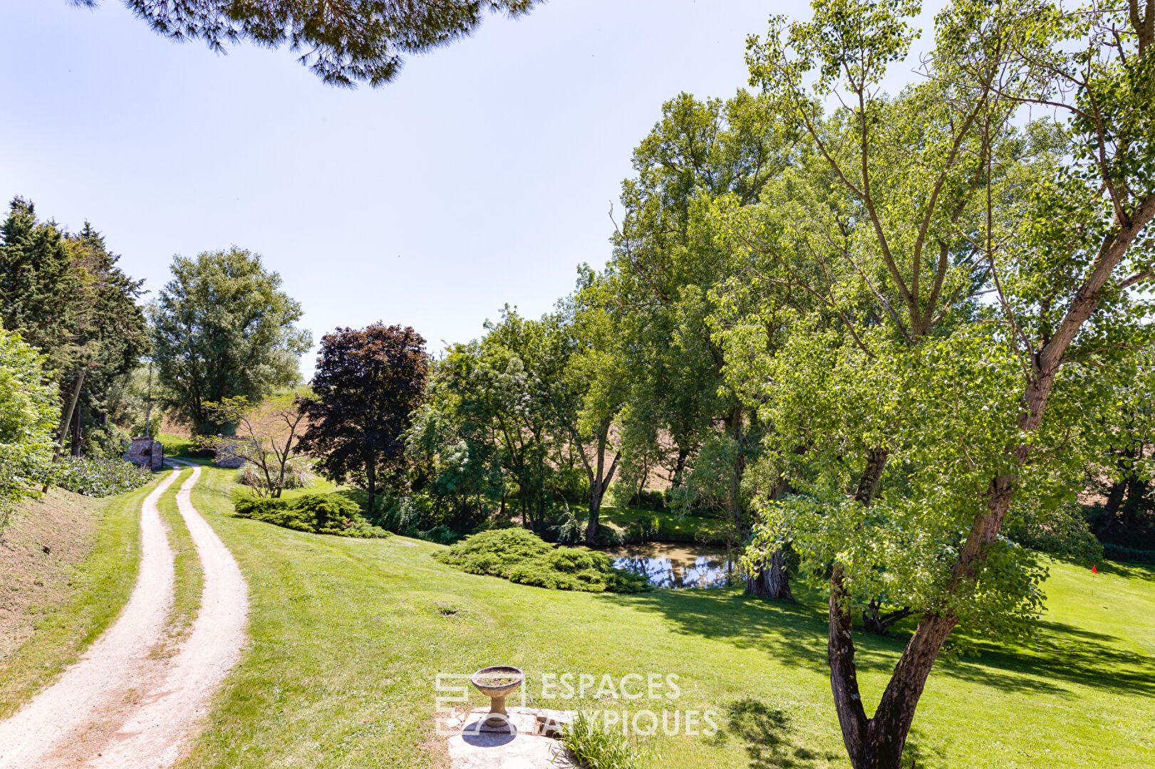 Propriété de 1850 rénovée avec parc et piscine au Sud de Toulouse