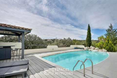 Art of living in the heart of the scrubland: house with views, workshop and swimming pool