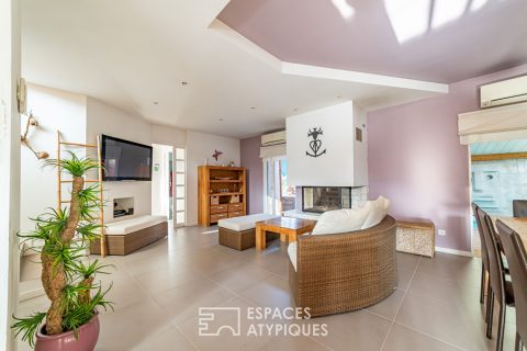 Grande maison familiale en coeur de village avec piscine et studio indépendant